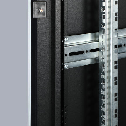 32U Patch cabinet 600x600x1609 mm (WxDxH) black