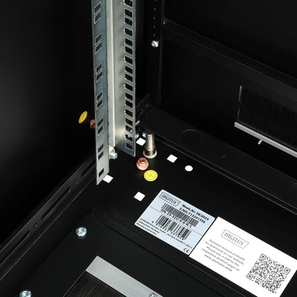 32U Patch cabinet 600x600x1609 mm (WxDxH) black
