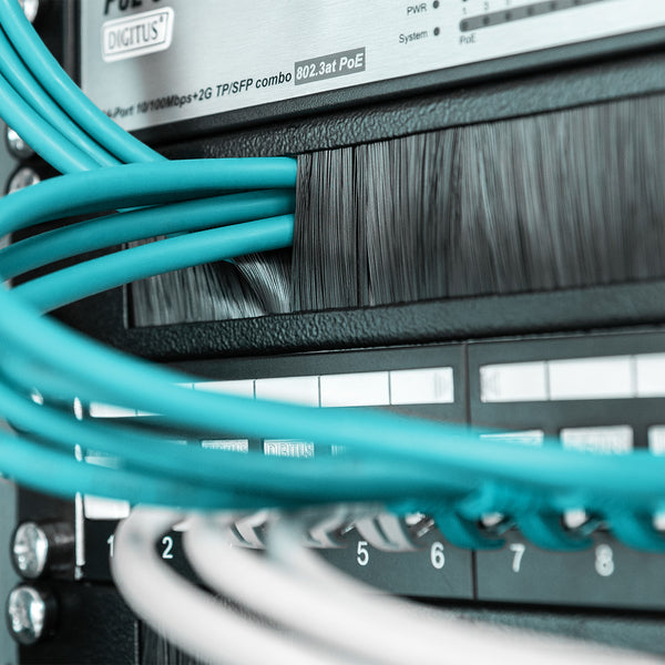 Panel de entrada de cables de 19 pulgadas con cepillo - 1U